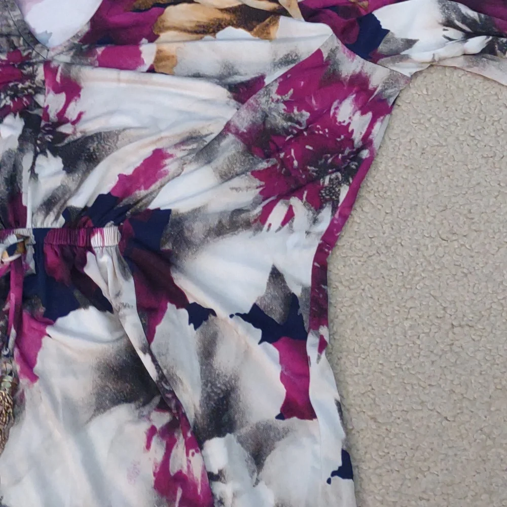 Venus dress medium - Picture 9 of 9